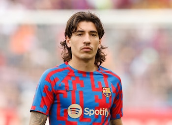 Héctor Bellerín, del FC Barcelona, durante el calentamiento previo al partido (REUTERS/Albert Gea).
