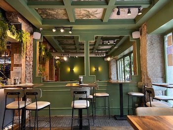 Espacio interior del restaurante Dicharachero, en Chamberí (Cedida)