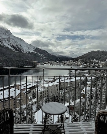 Las fotos de las vacaciones de Alexis Mac Allister y Ailen Cova en St. Moritz