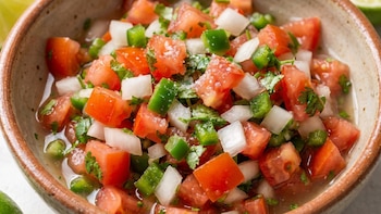 Con ingredientes caseros puede preparar un pico de gallo al estilo colombiano
