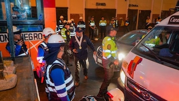 La inspección determinó que los nueve conductores intervenidos circulaban sin brevete, una falta considerada grave por el riesgo para los pasajeros - Créditos: ATU.