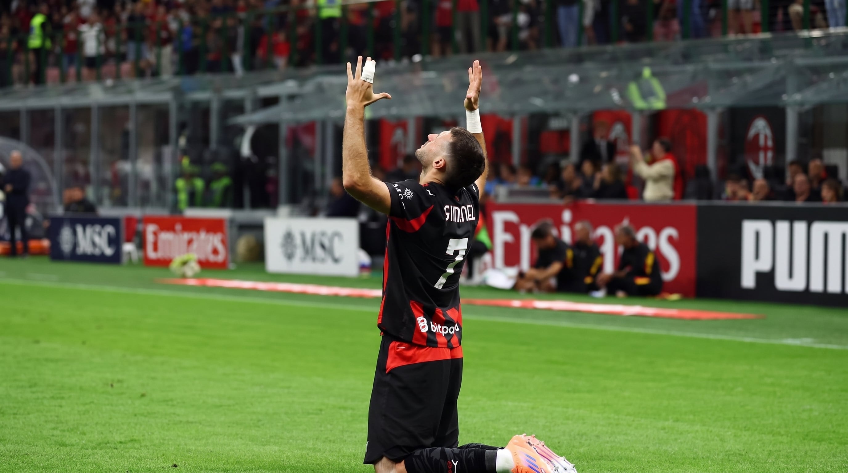 El jugador mexicano celebró siete goles con el AC Milan en la Serie A. (Imagen Ilustrativa Infobae)