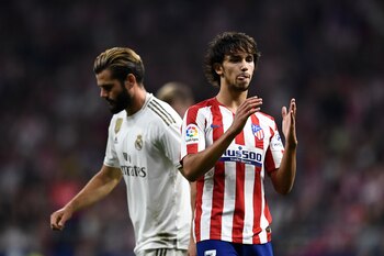 Joao Felix fue uno de los jugadores más activos en el primer tiempo del duelo entre Atlético y Real Madrid (AFP)