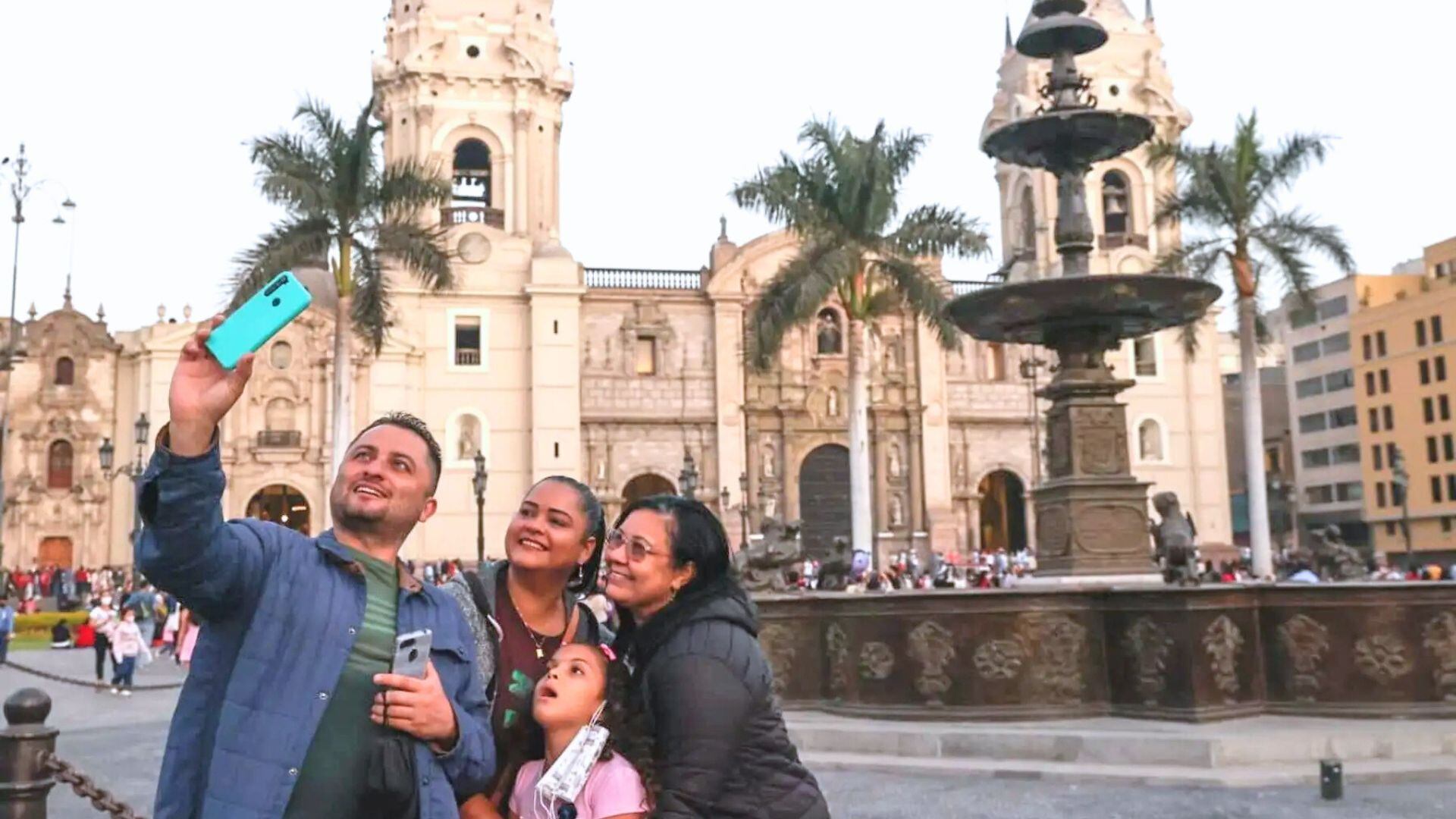 Mientras, el Congreso busca aprobar un nuevo feriado para el 13 de octubre de cada año. Sería el número 17. - Crédito Andina