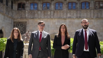 Illa tiende la mano en educación y Niubó llama a "reconducir la situación" con sindicatos