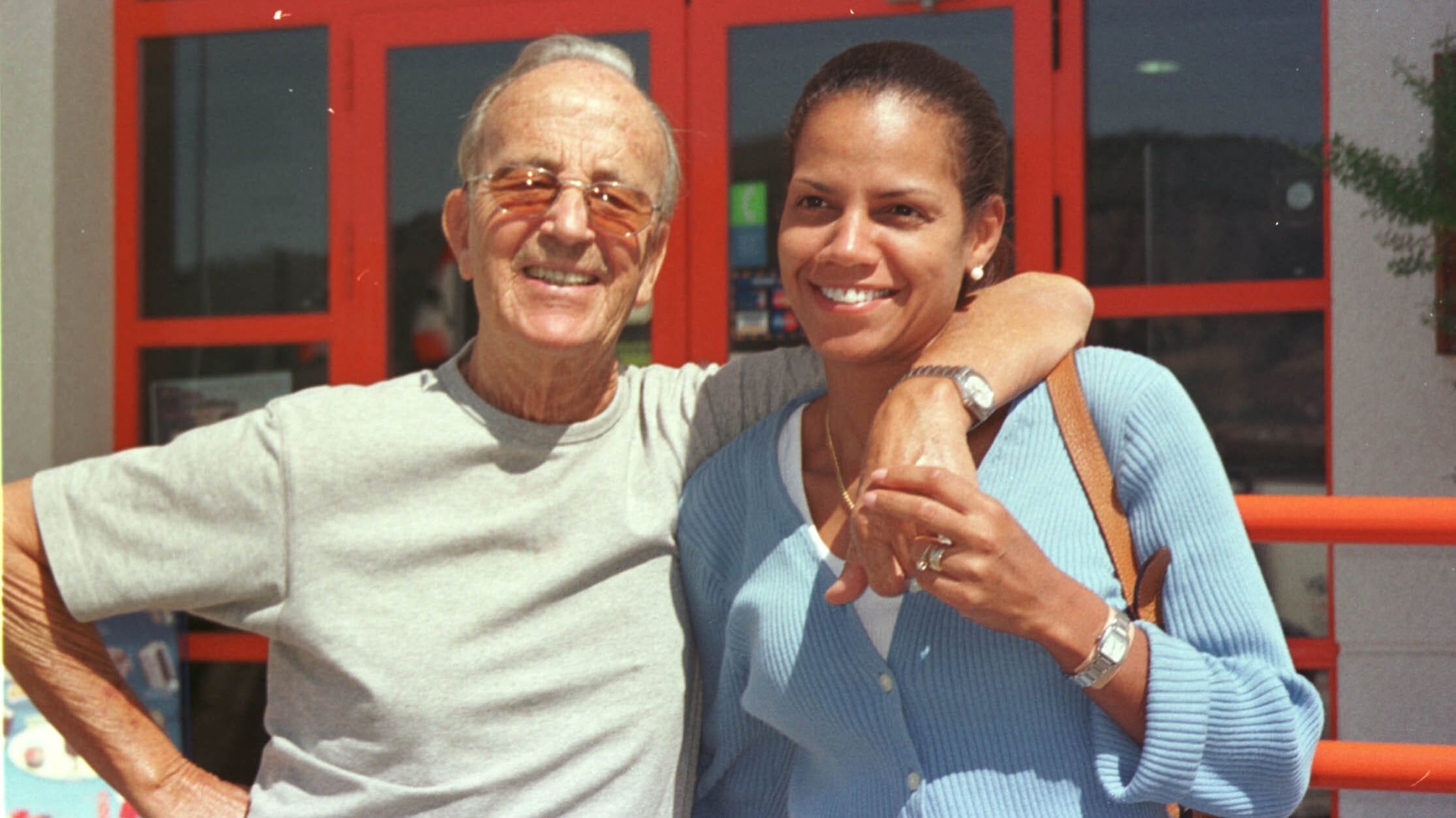 Julio Iglesias Puga junto a Ronna Keitt. (Europa Press)