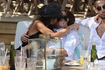 Más enamorados que nunca, Carolina