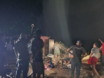 La comunidad de Santa Lucía permanece alerta y unida tras el derrumbe de varias viviendas provocado por el mal clima en la zona sur de Honduras (Cortesía COPECO).