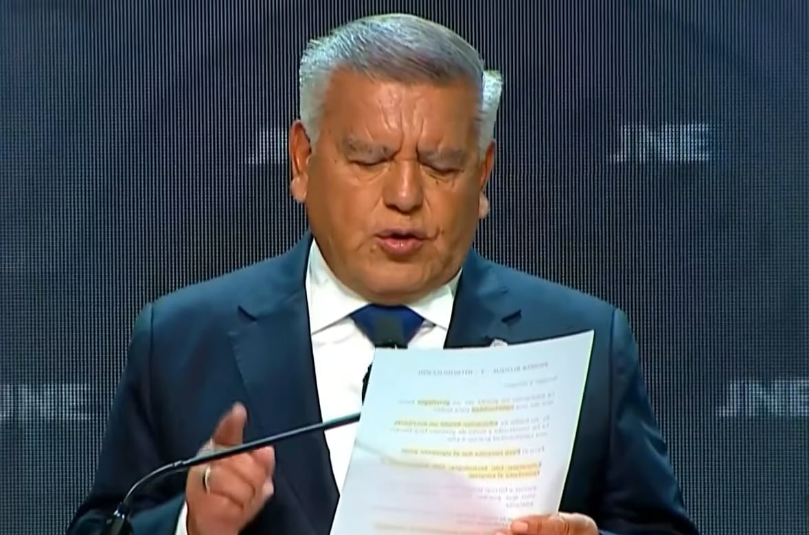 César Acuña centró su mensaje en la educación, destacando su experiencia y defendiendo un modelo vinculado a tecnología, innovación y empleo