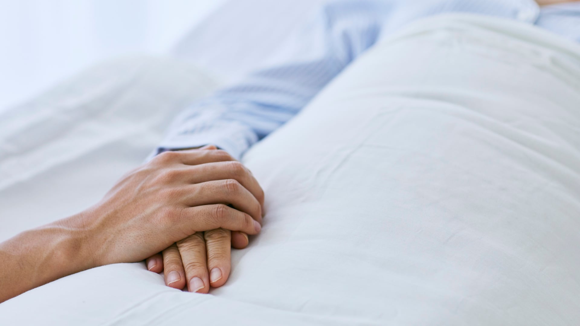 La ansiedad preoperatoria afecta el dolor, la recuperación y el riesgo de complicaciones tras una cirugía (Canva)