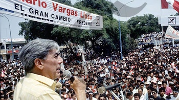 El escritor Mario Vargas Llosa