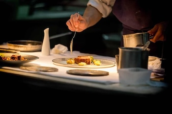 El barrio donde se celebrará la ceremonia es uno de los polos gastronómicos más activos de la ciudad.
