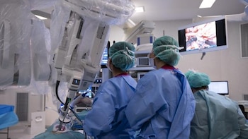 Un hospital español logra trasplantar un riñón con una sola incisión