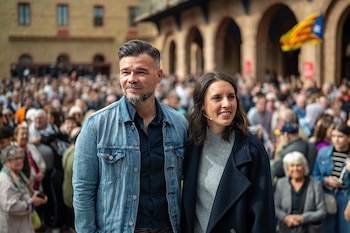 24/10/2026 La candidata de Podemos a las elecciones del 29N, Irene Montero, y el cabeza de lista de ERC, Gabriel Rufián, durante el acto 'Casa. Vida. Futur', en la plaça Major de Nou Barris, a 24 de octubre de 2026, en Barcelona, Catalunya (España). Es su primer acto conjunto de precampaña para las elecciones generales del 29 de noviembre, donde han tratado temas como la vivienda, el empleo y el encarecimiento de la vida.
POLITICA
Lorena Sopêna - Europa Press