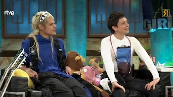 El dúo argentino Ca7riel y Paco Amoroso retoman la música tras una pausa guiada por el “centro de bienestar” de Sting: “Él nos ayudó y nos rescató”