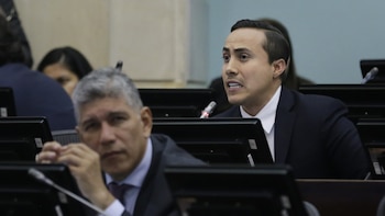 Críticas contra miembro del clan