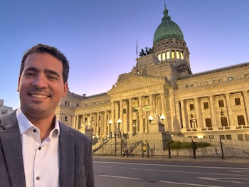 El flamante vocero presidencial, Adrián Ravier, frente al Congreso