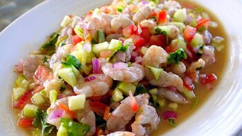 Ceviche de camarón, platillo típico