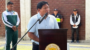 Alcalde de Sunampe, funcionarios y