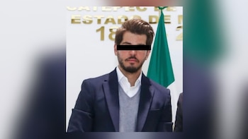 Simulaban clausuras, cobraban en efectivo y despojaban concesiones de verificentros y gasolineras: hay dos funcionarios ambientales del Edomex detenidos. Especial.