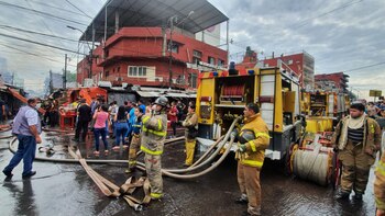Los bomberos lograron controlar el