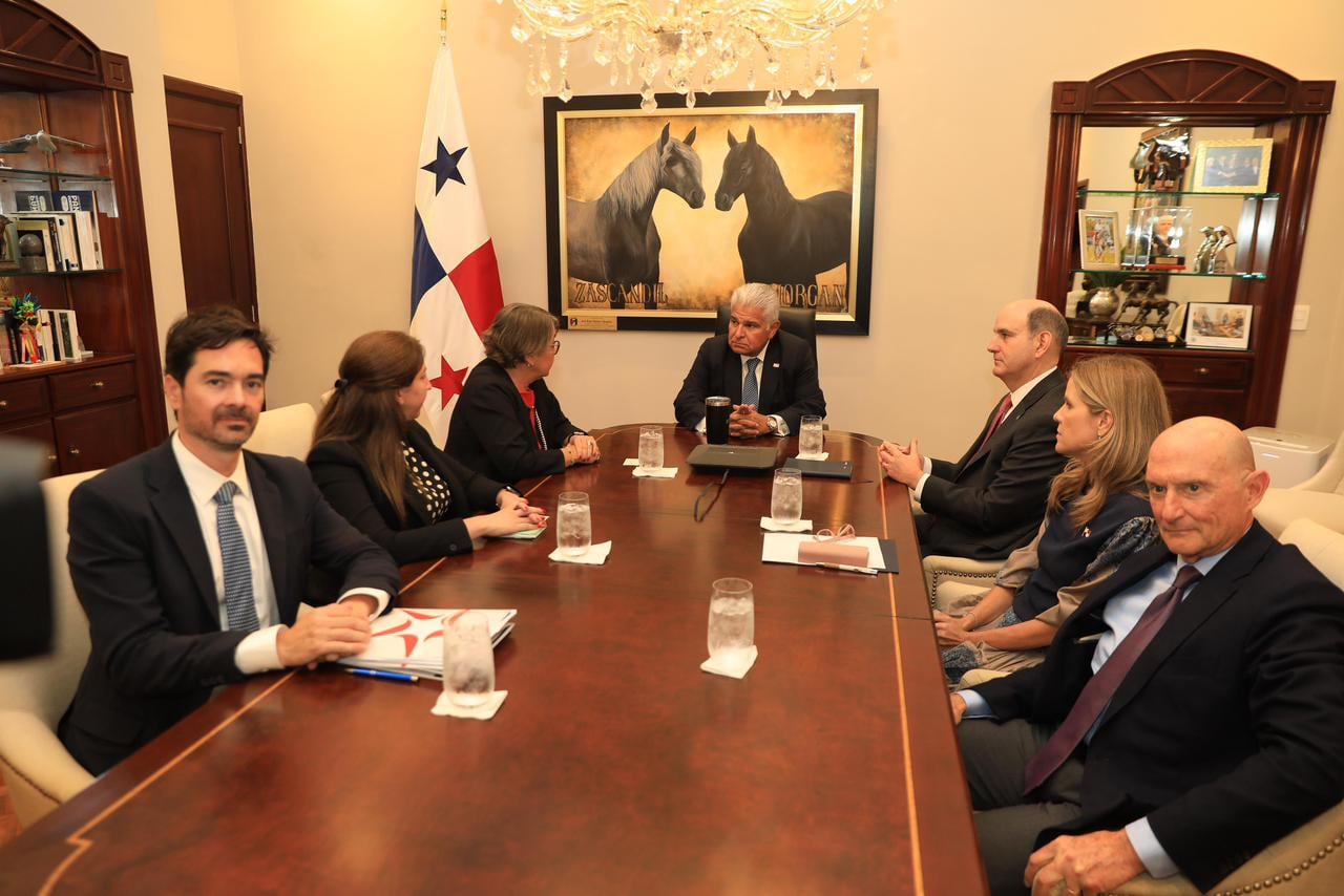 Autoridades panameñas se reunieron con directivos de FONPLATA para evaluar financiamiento de proyectos sociales e infraestructura. Cortesía