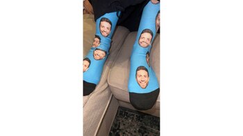 En primer plano las sonrisas