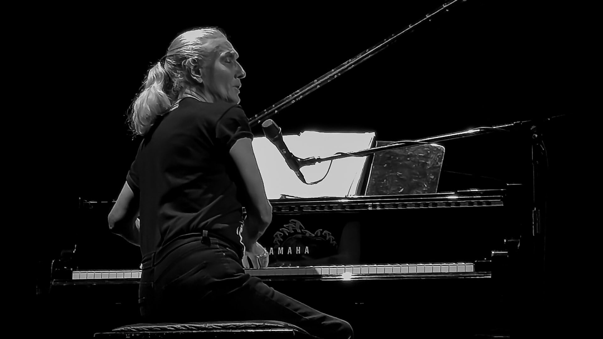 Una escenografía sencilla para Liliana Felipe en Buenos Aires.