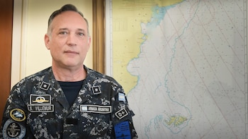 El comodoro de Marina Santiago