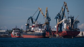 La militarización de puertos ha