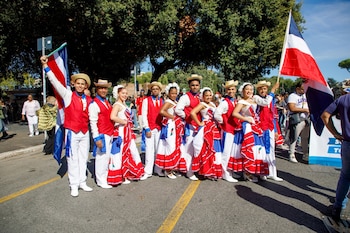 La jornada cultural promovió la preservación de las tradiciones nacionales entre la diáspora y la sociedad italiana. (Foto cortesía Presidencia de la República Dominicana)