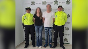 La Policía y el FBI capturaron en Barranquilla a alias La Patrona y a Pau, señalados de ser enlaces entre el Cartel Jalisco Nueva Generación y el Clan del Golfo