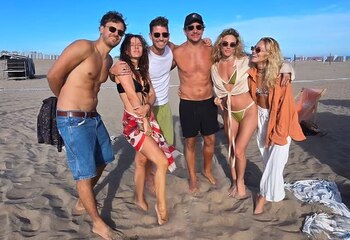 En la playa Luna Roja,