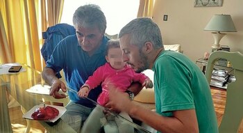 Roberto Fernández Montes junto a