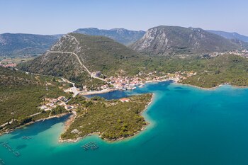 Ston es el lugar donde