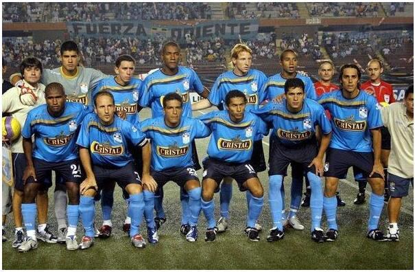 Sporting Cristal peleó el descenso el 2007 y quedó antepenúltimo con 52 puntos, apenas cuatro encima del penúltimo, Deportivo Municipal. - créditos: Difusión