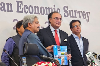 FOTO DE ARCHIVO: El ministro