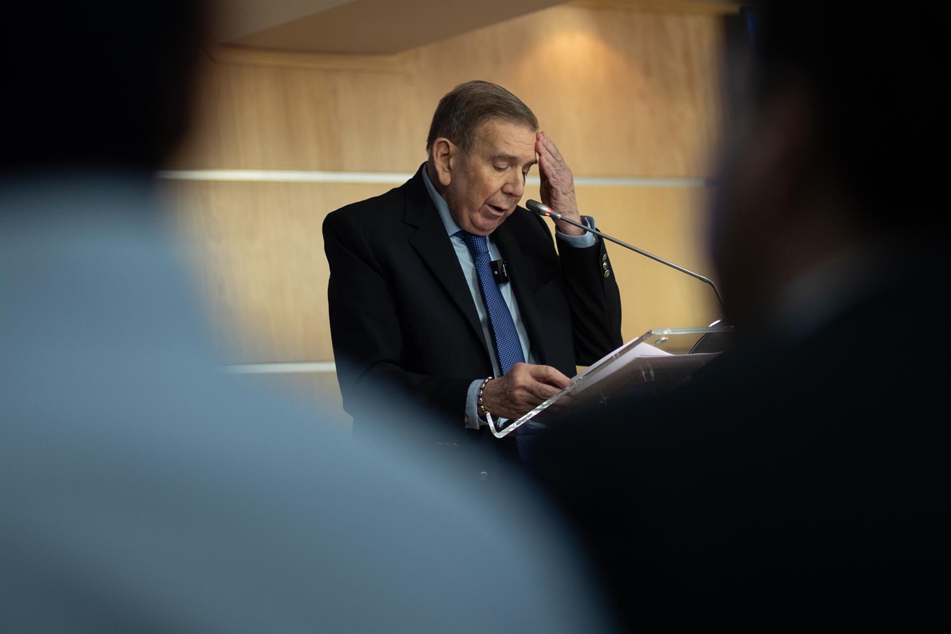 Edmundo González condena la iniciativa de Maduro para retirar la nacionalidad a Leopoldo López