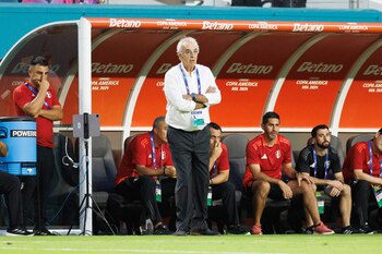 Jorge Fossati se compromete, una
