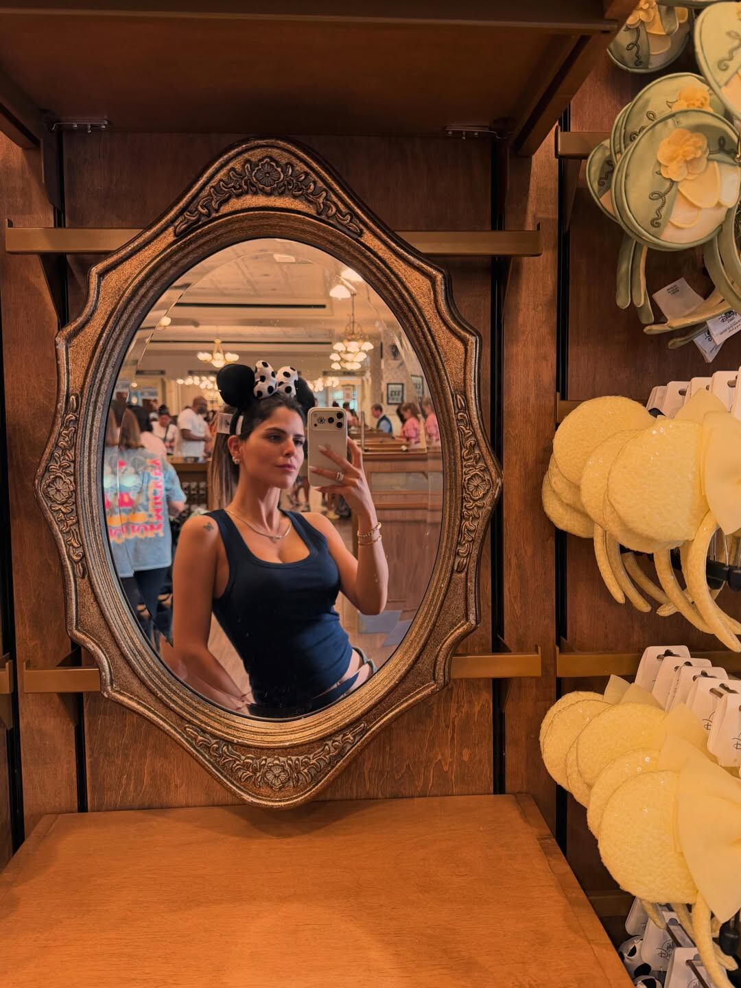 Camila se sumó a la tendencia de comprar las orejas de Mickey