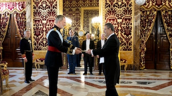 El nuevo embajador argelino entrega