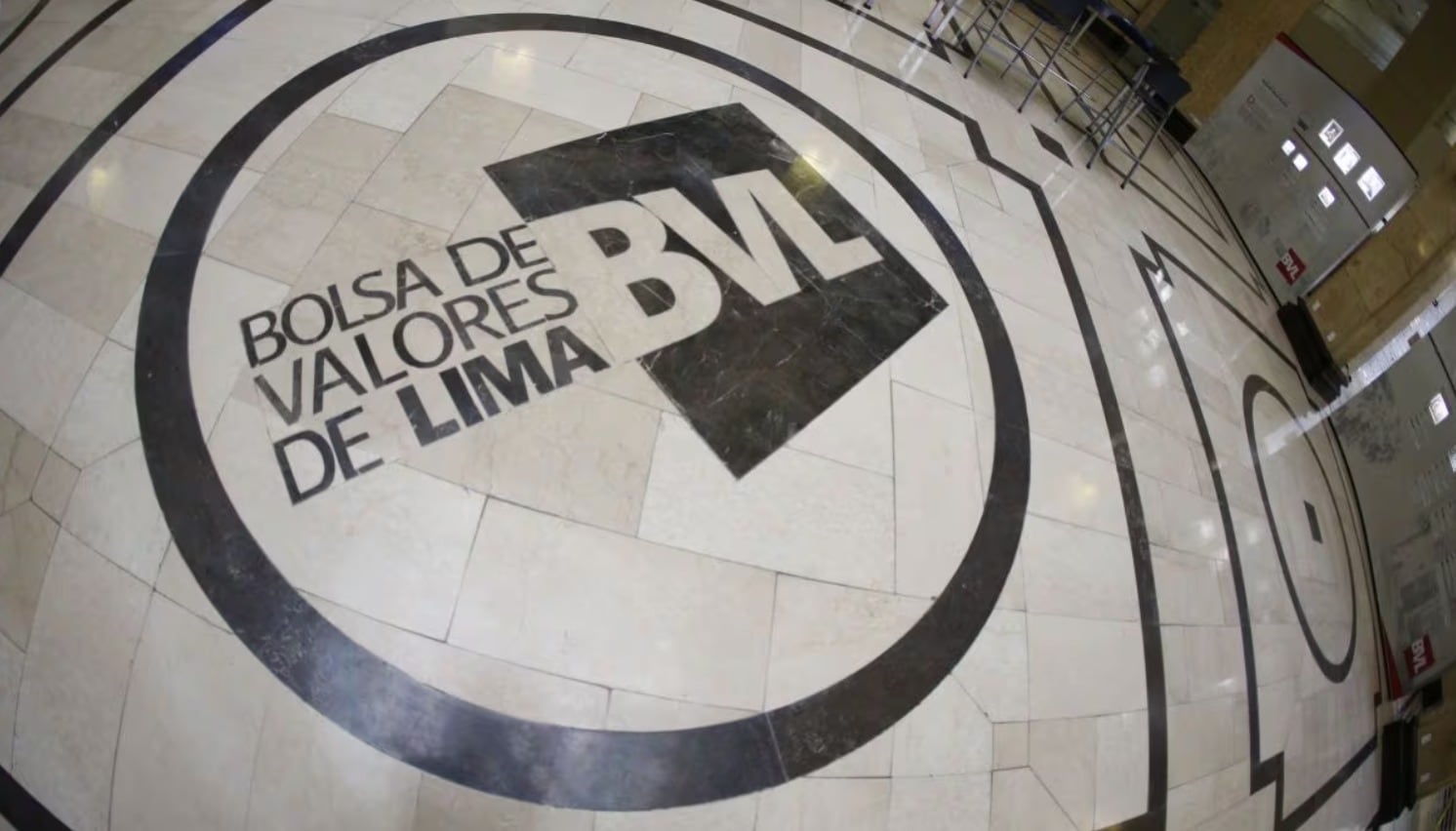 La BVL advirtió que la caída del free float, la baja base de inversores y el riesgo de El Niño limitan la profundidad del mercado peruano.