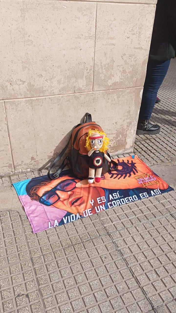Los fanáticos, presentes en el juicio al Pity Álvarez