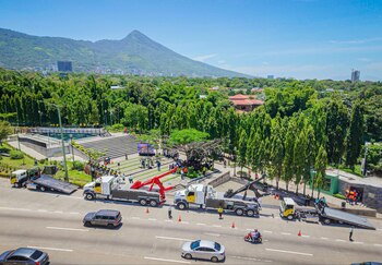 El plan de seguridad vial incluye controles vehiculares en accesos turísticos como el lago de Coatepeque, el Puerto de La Libertad, Comalapa y la Ruta de las Flores. (Foto cortesía Secretaría de Prensa)