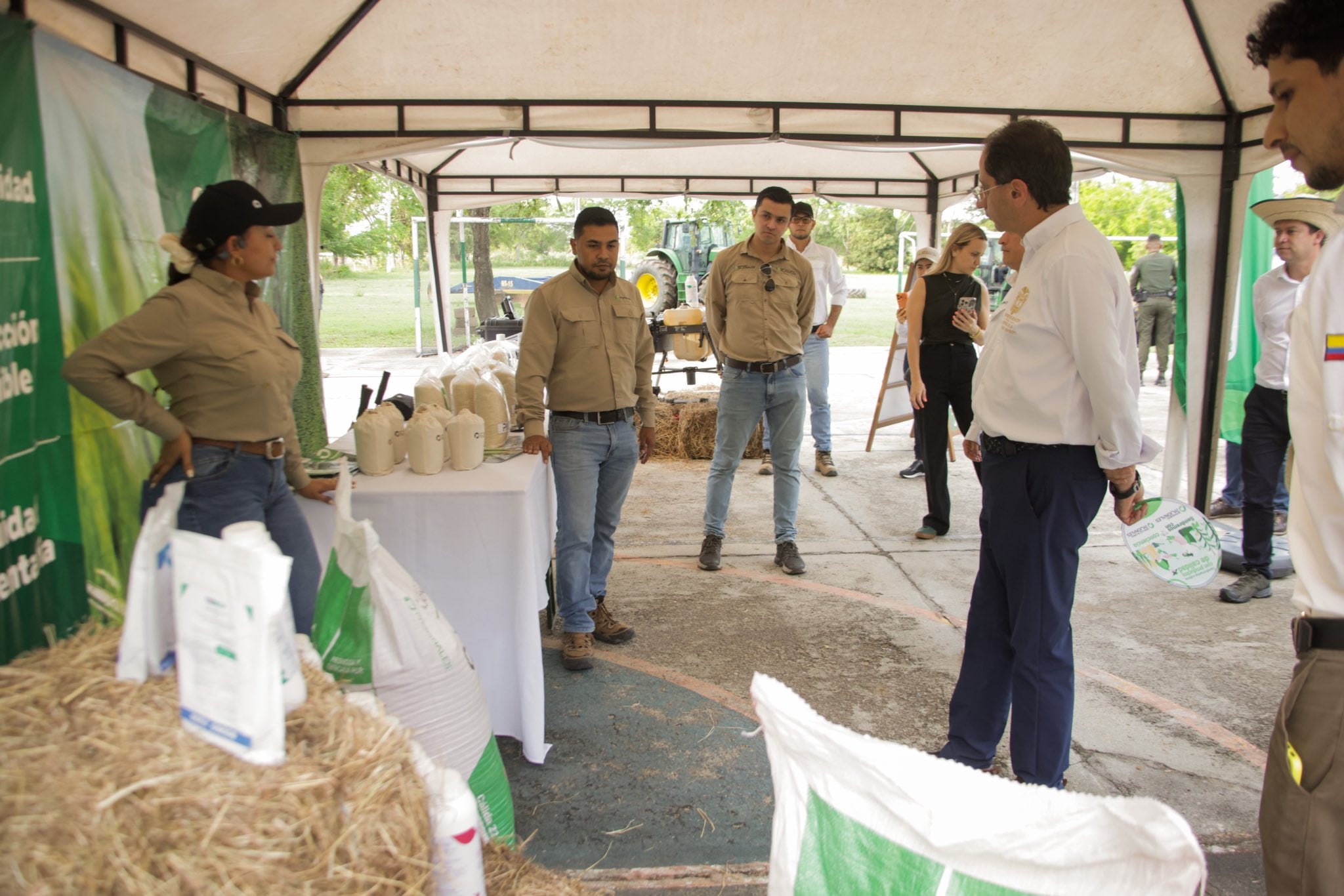 La agenda de Restrepo en el Tolima incluye otros encuentros con empresarios y representantes gremiales para identificar iniciativas productivas que puedan acceder a financiación internacional y contribuir al crecimiento económico del departamento - crédito @jrestrp/X