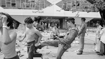 La masacre de Thammasat: la mañana sangrienta en la que una universidad de Tailandia se convirtió en un campo de tortura y muerte