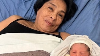 A los 62 años tuvo a su primer hijo y quedó en la historia de la maternidad en Argentina