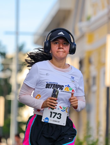 Niños y adultos compartieron la experiencia deportiva en un ambiente familiar y seguro durante toda la competencia.