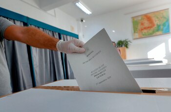 EFE/EPA/ROBERT GHEMENT