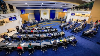 Desde 2027, seis legisladores representarán directamente a los salvadoreños que residen en el exterior, defendiendo sus intereses en la Asamblea Legislativa. (Cortesía: Asamblea Legislativa)